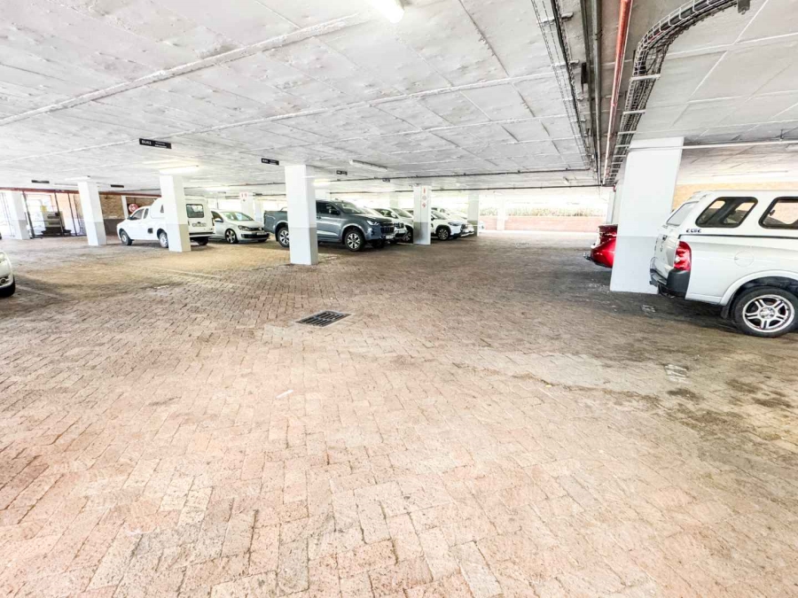 To Let Commercial Property for Rent in Mowbray Western Cape